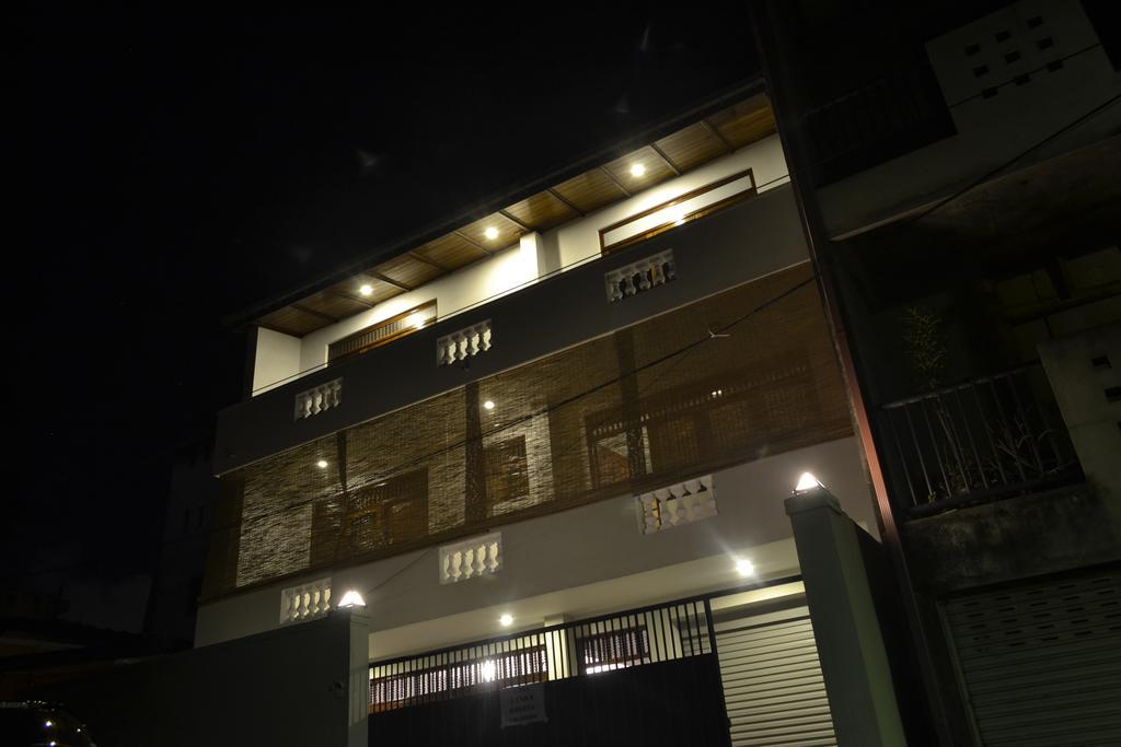Lanka Hostel Colombo Buitenkant foto